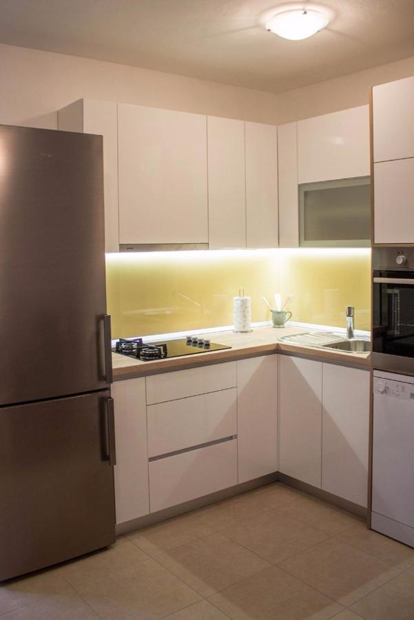 Heidi Apartment โปดสตรานา ภายนอก รูปภาพ