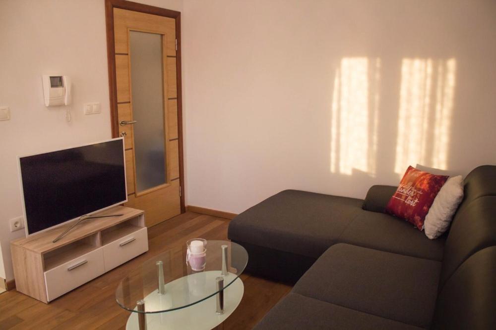 Heidi Apartment โปดสตรานา ภายนอก รูปภาพ